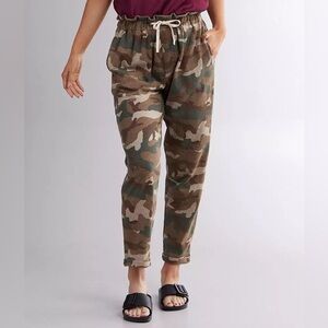 Miss Me Camo Paperbag Cuffed Pant